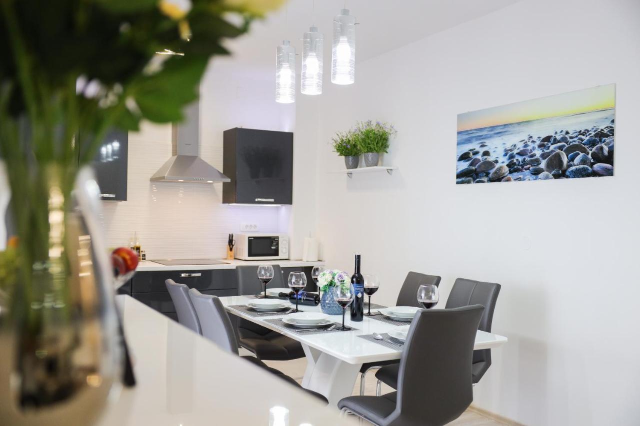 Deluxe Look Apartment *
